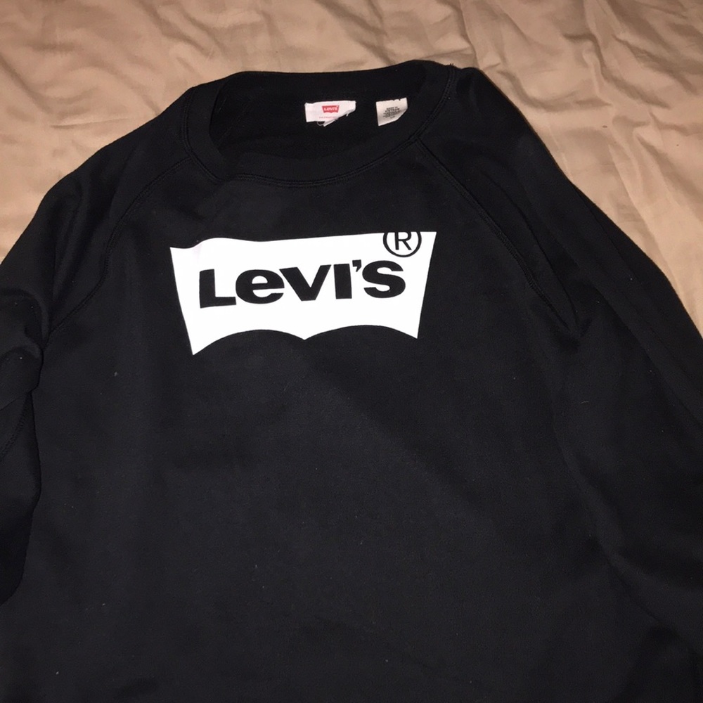 Levi’s crewneck